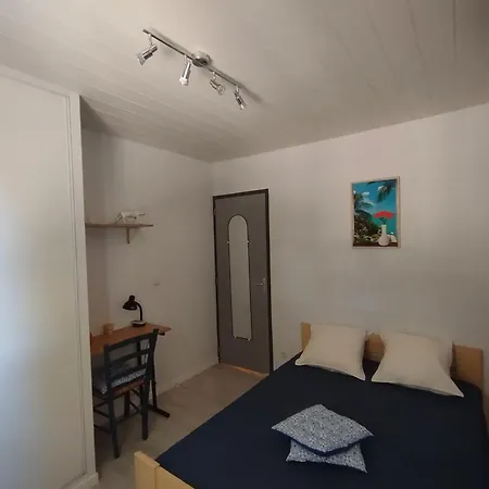 Holiday home La Petite Maison Dans La Vigne