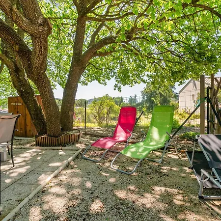 La Petite Maison Dans La Vigne *